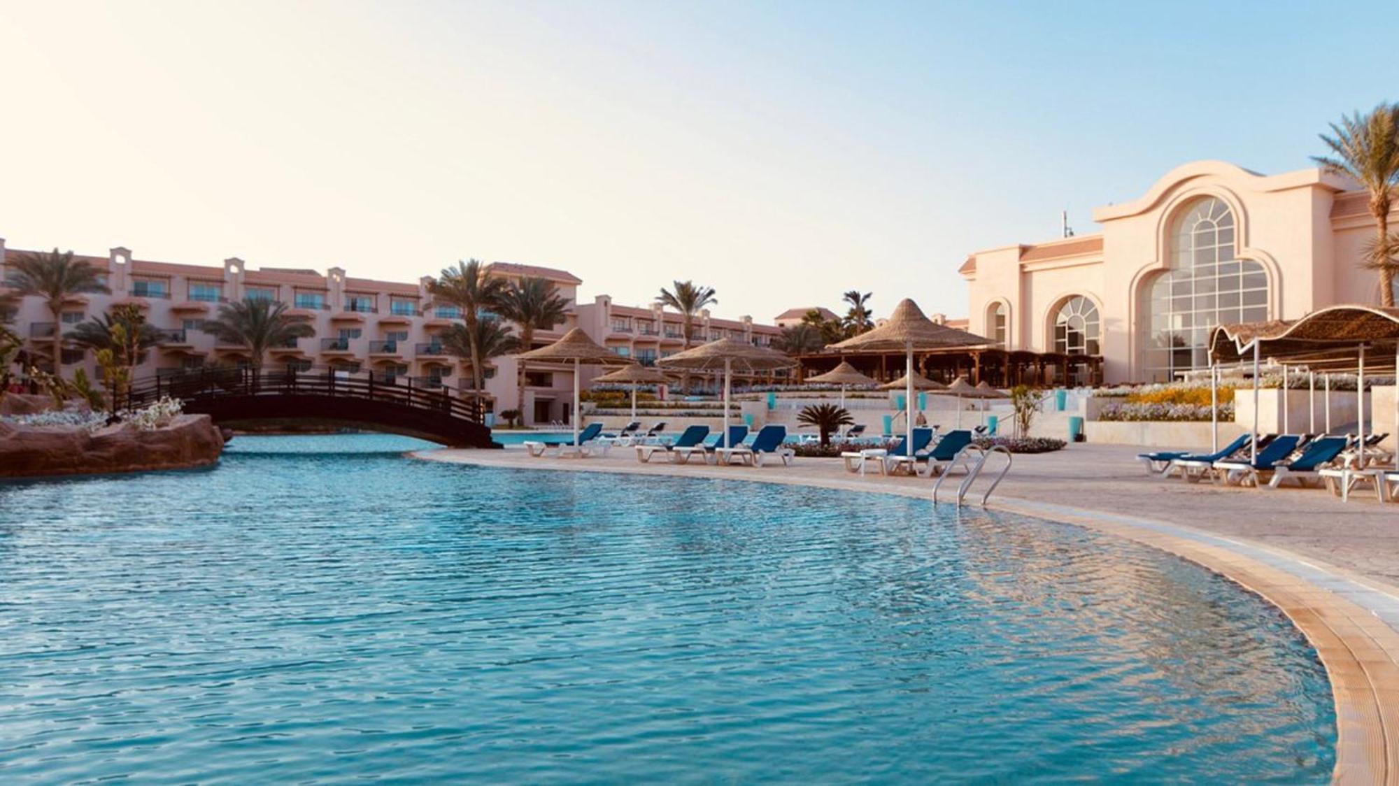 ОТЕЛЬ PYRAMISA BEACH RESORT SAHL HASHEESH ХУРГАДА 5* (Египет) - от 10019  RUB | NOCHI